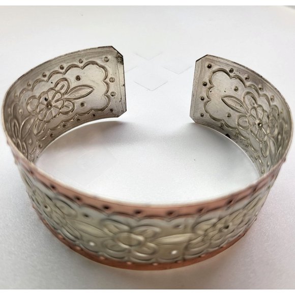 VTG Silver Copper Tone Metal Etched Flowers Cuff Bracelet - Picture 8 of 10